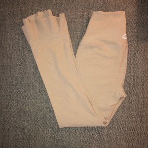 NWOT Beyond Yoga Frill Seeker High-Waisted Legging